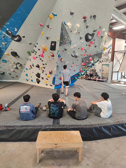 Climbing wall